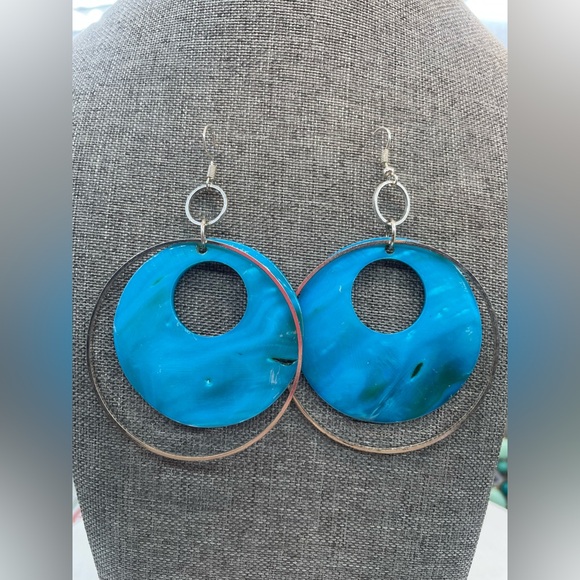 Mother of pearl vintage blue Hoop Earrings - Picture 5 of 5